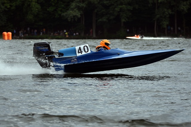 女各两名运 女各两名运